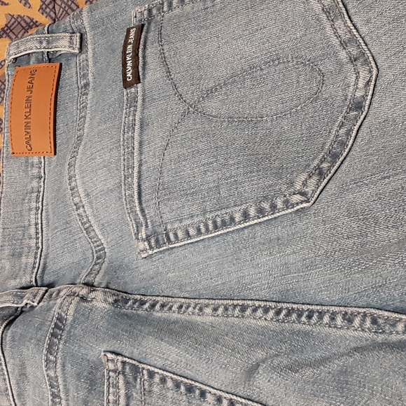 Jeans - Picture 2 of 4